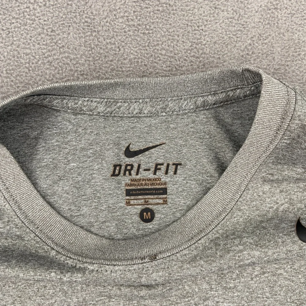 Nike Dri-Fit Legend T-Shirt Mens Medium Heather Gray Athletic Training Everyday‎